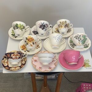 Bone China Teacup Set w/Gold Trim All Made in England 9 teacups&saucers&teaspoon